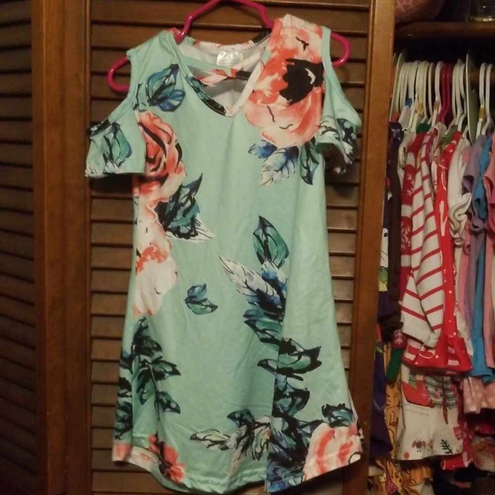 2t Boutique mint floral cold shoulder dress